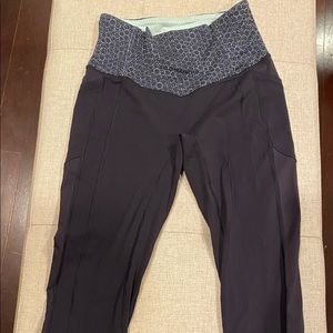 Lululemon All The Right Places Cropped Leggings Size 4 EUC